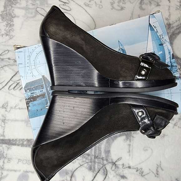 𝅺SPERRY | Black Suede Open Toe Boe Tie Wedges 7 - Picture 6 of 9